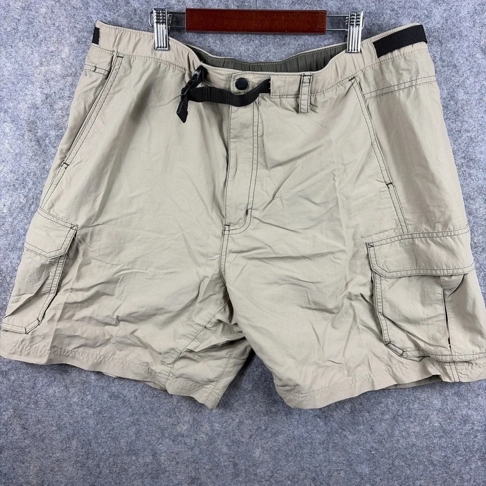 REI Shorts Men's Large Cargo Beige Elastic Waist Nylon Belted Hiking 7' Inseam